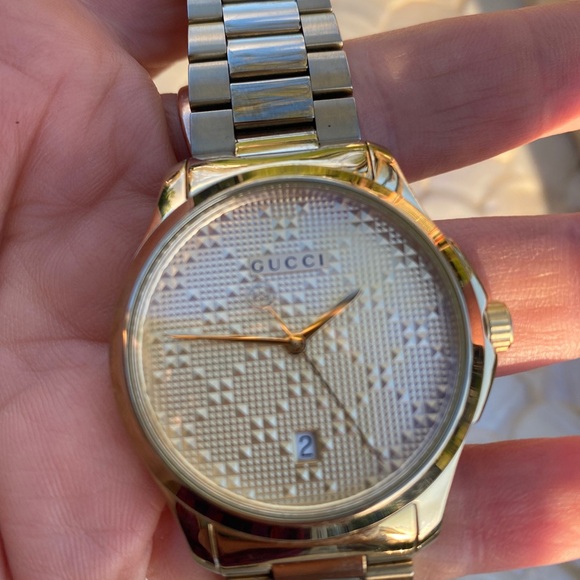 Authentic Gucci 126.4 Stainless Steel Men's Watch (a233) - Picture 5 of 16